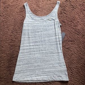 women’s grey tank top